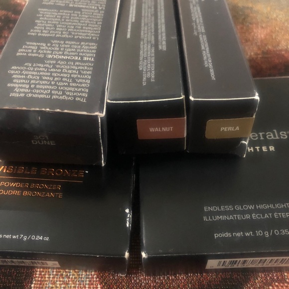 Anasthasia and bare minerals - Picture 2 of 5